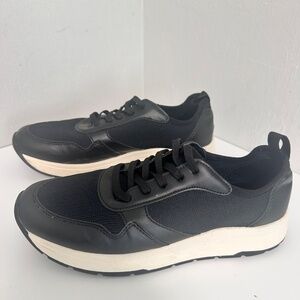 Banana Republic Essential Sneaker